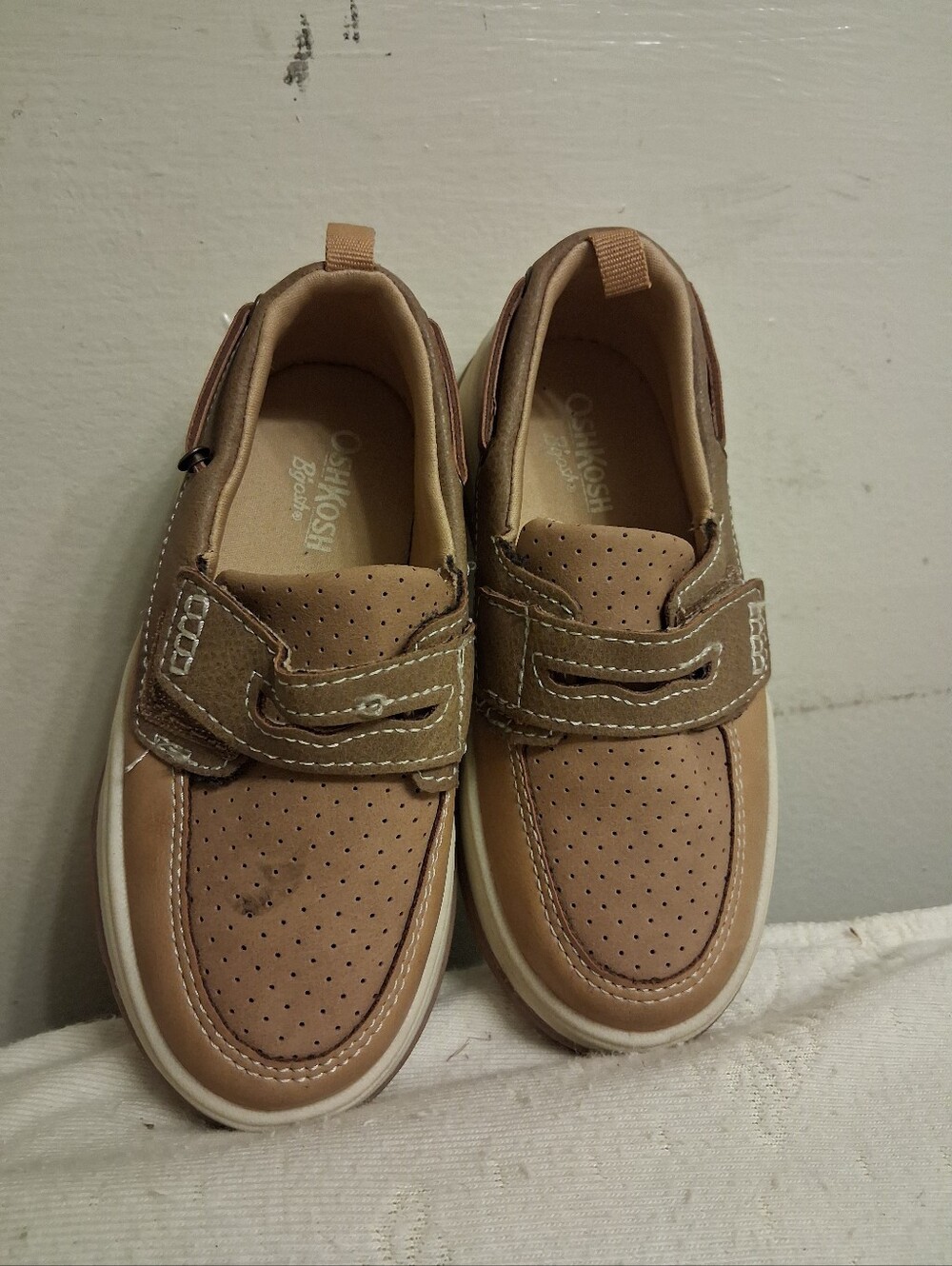 OshKosh B'gosh Kids' Tan Slip-On Sneakers size 9M, 5.5 Inches Inside